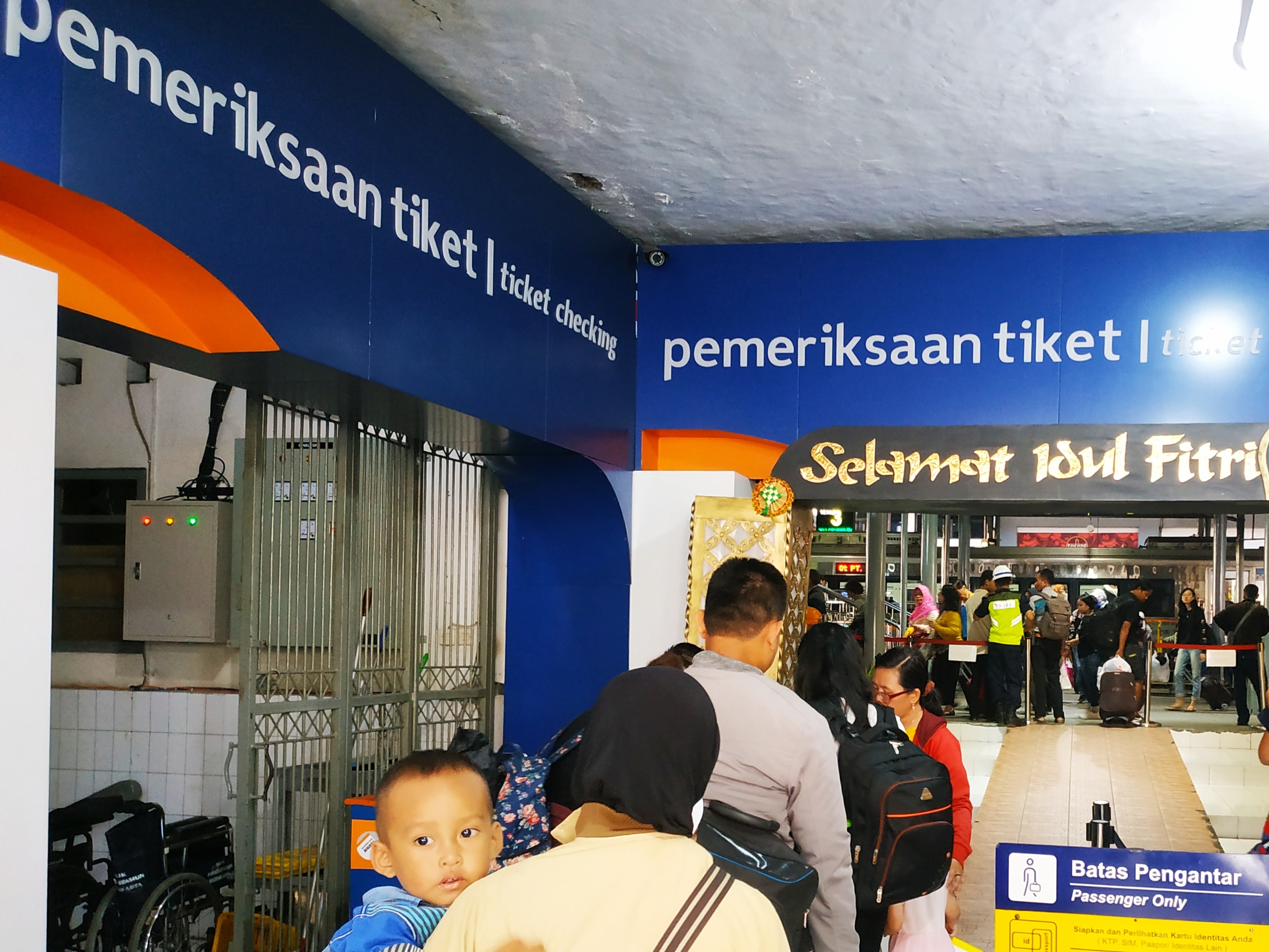 Suasana di Stasiun Tugu Yogyakarta, Jumat (7/6). Diperkirakan puncak arus balik dengan kereta api dari Yogyakarta pada Sabtu (8/6). 