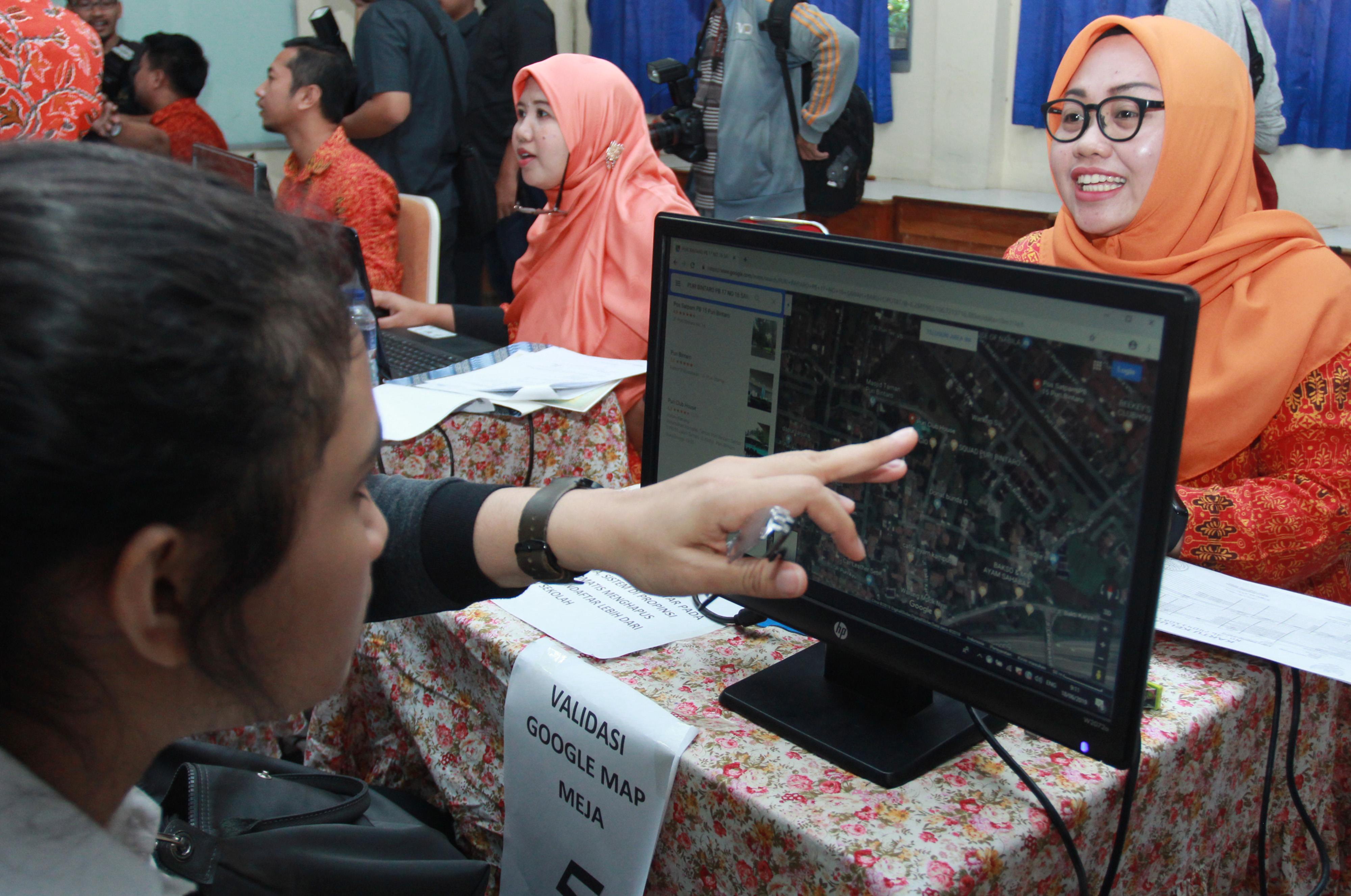 PPDB di SMA 2 Tangerang Selatan, Serpong, Tangerang Selatan, Banten, Selasa (18/6).