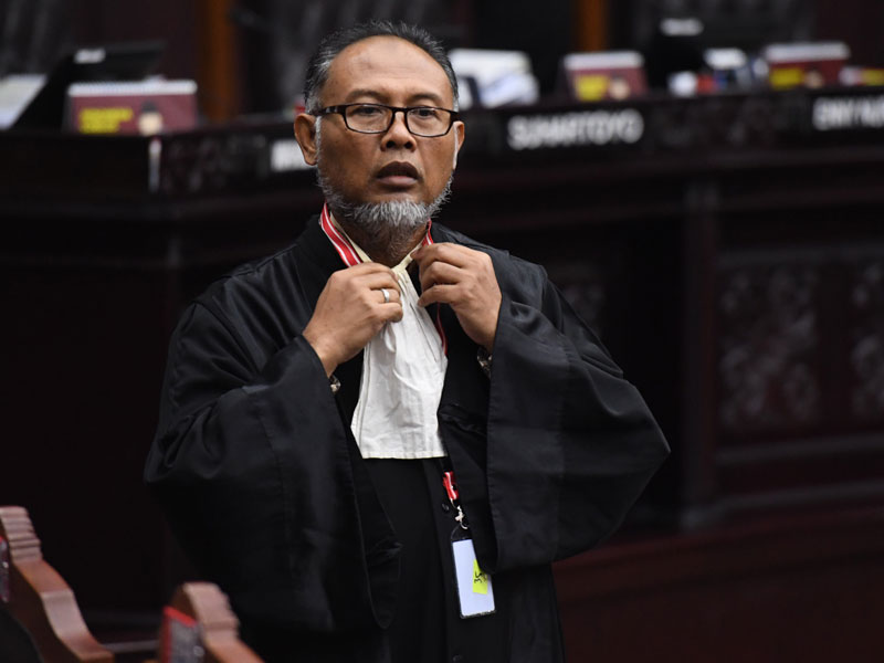 Ketua Tim kuasa hukum pasangan calon presiden dan calon wakil presiden nomor urut 02 Bambang Widjojanto.