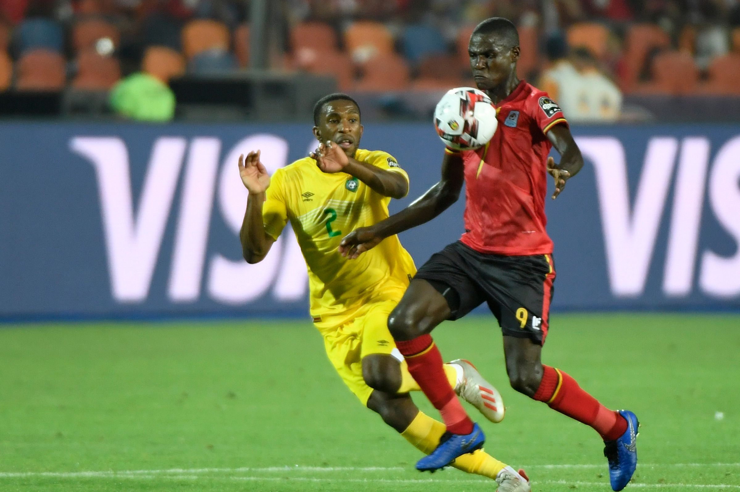 Laga Piala Afrika antara Uganda dan Zimbabwe