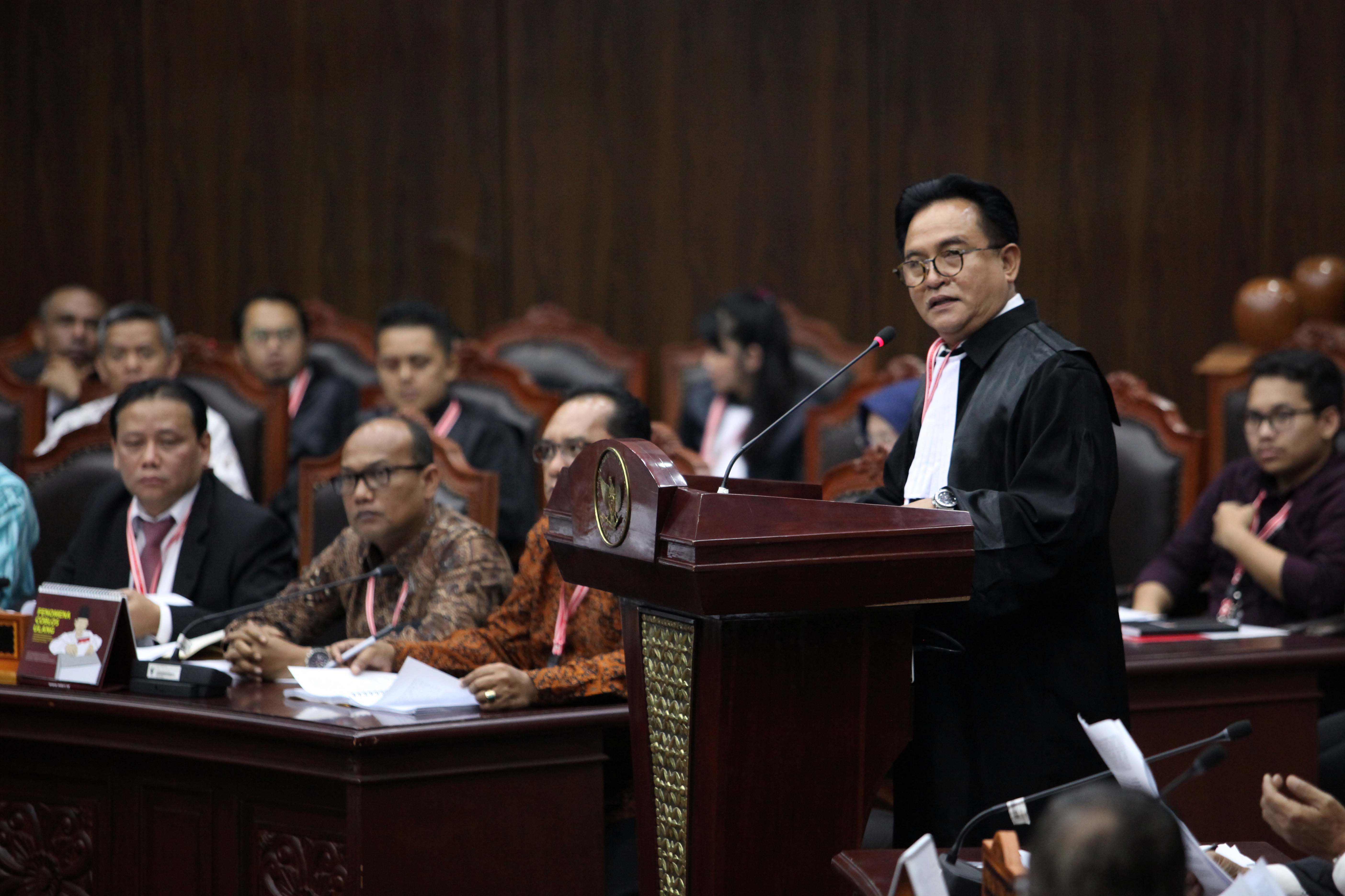 Ketua tim kuasa hukum pasangan calon presiden dan calon wakil presiden nomor urut 01 Yusril Ihza Mahendra 