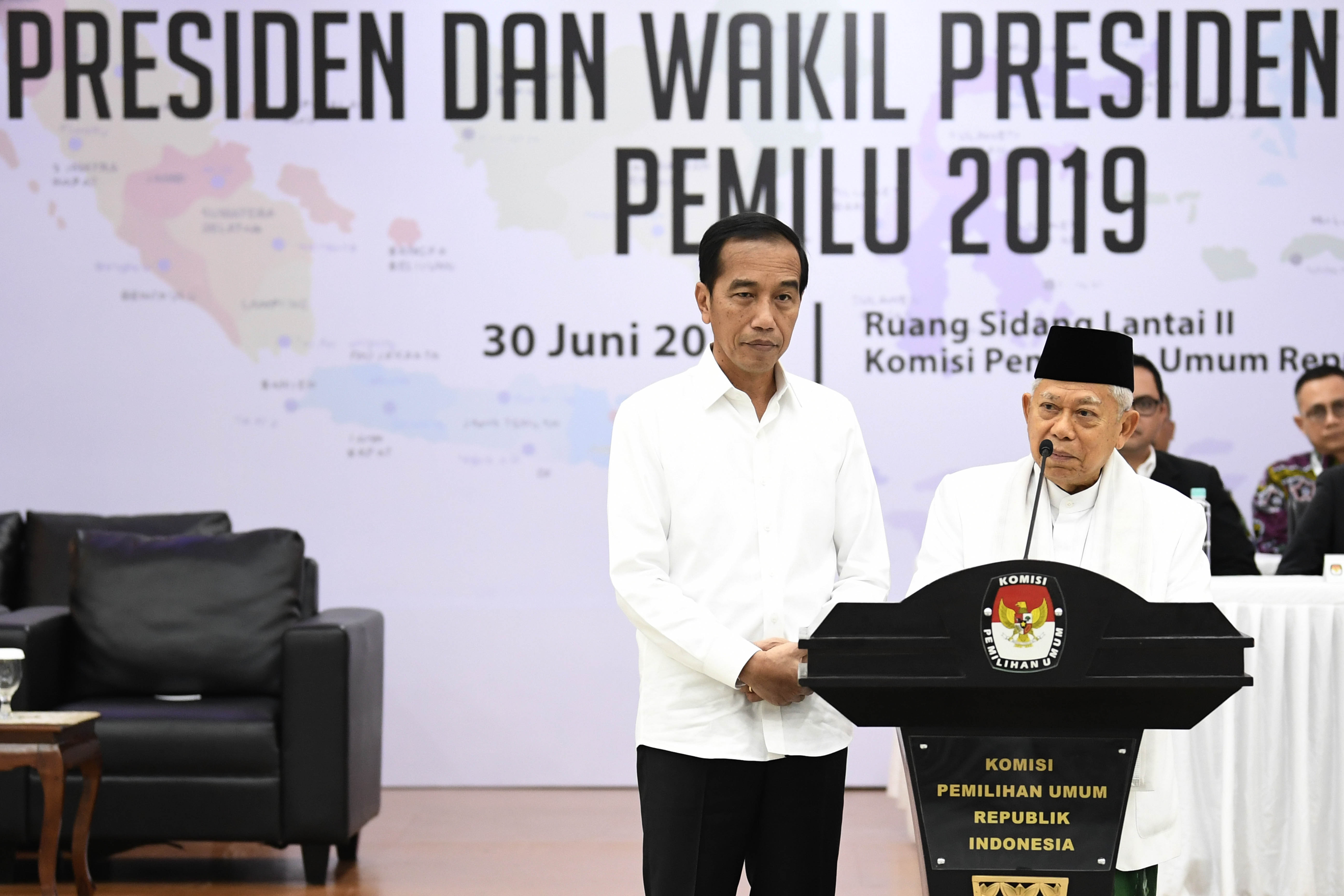  Presiden dan Wakil Presiden terpilih periode 2019-2024, Joko Widodo (kiri) dan KH Ma'ruf Amin.