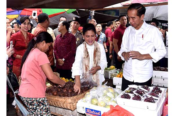 Presiden Joko Widodo dan Ibu Negara Iriana Joko Widodo pagi ini, Jumat, 14 Juni 2019 mengawali kunjungan kerja ke Bali dengan meninjau Pasar