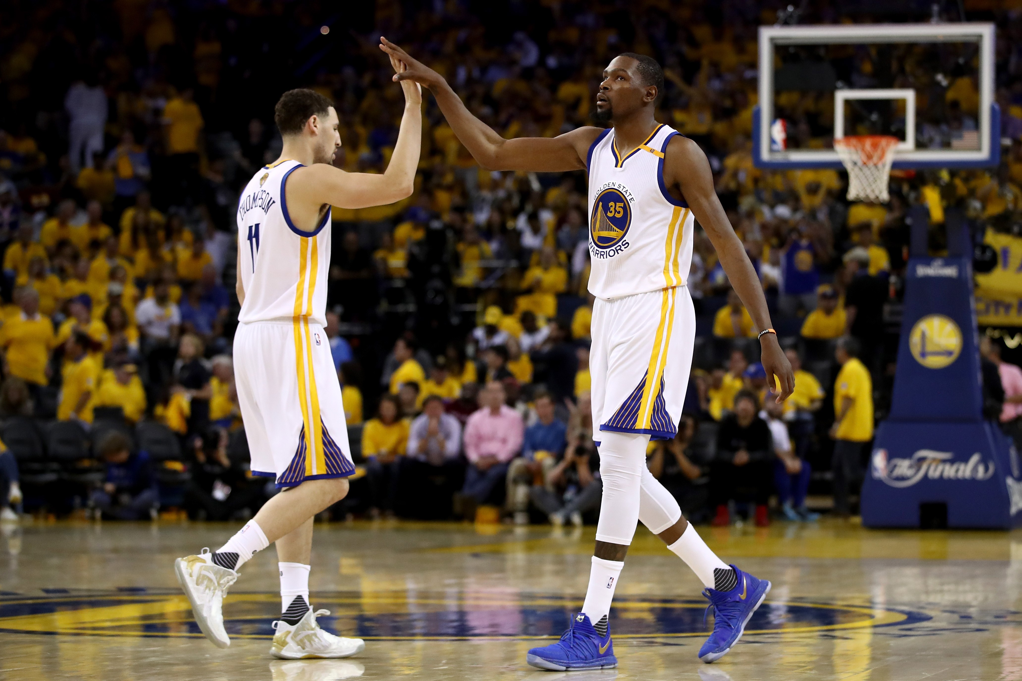 Kevin Durant (kanan) dan Klay Thompson