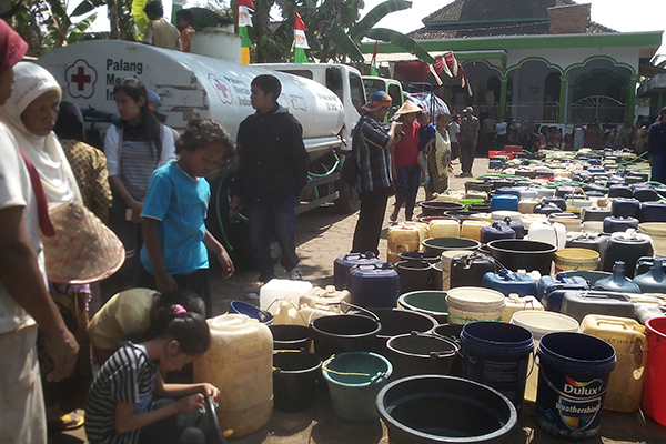BPBD Temanggung Pasok Air Bersih 