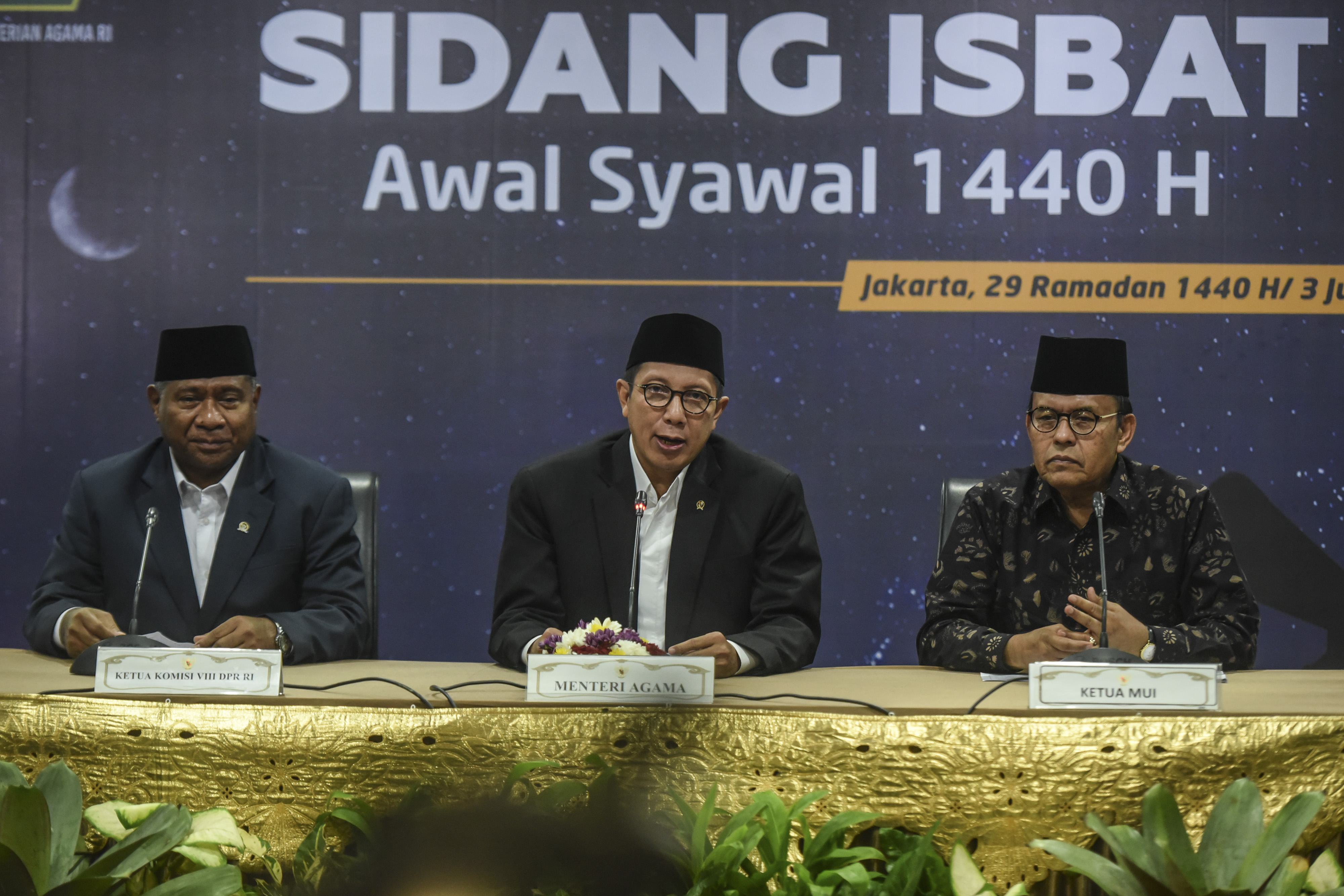 Menteri Agama bersama perwakilan dari MUI dan Komisi VIII DPR Ri usai sidang isbat penentuan 1 Syawal 1440 hijirah