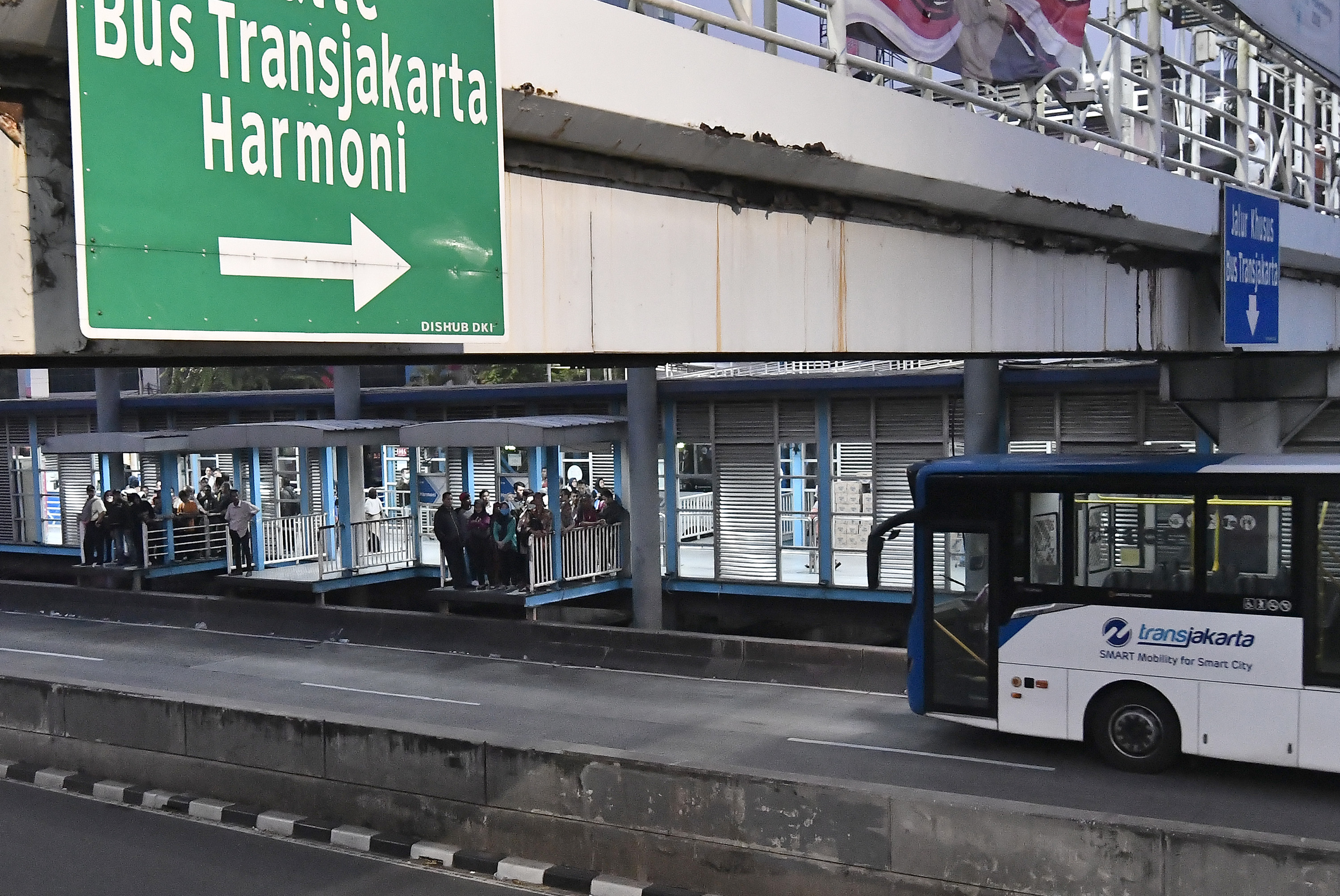 Halte Trans-Jakarta Harmoni