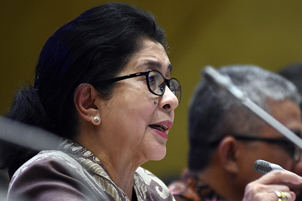 Menteri Kesehatan RI Nila F Moeloek 