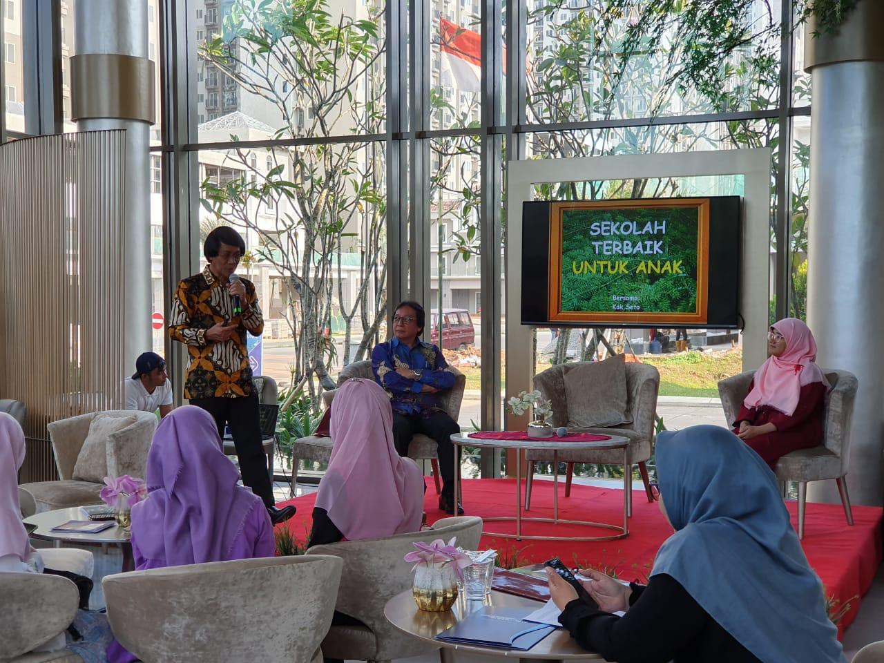 Talk Show soal sekolah yang diselenggarakan Podomoro Golf View