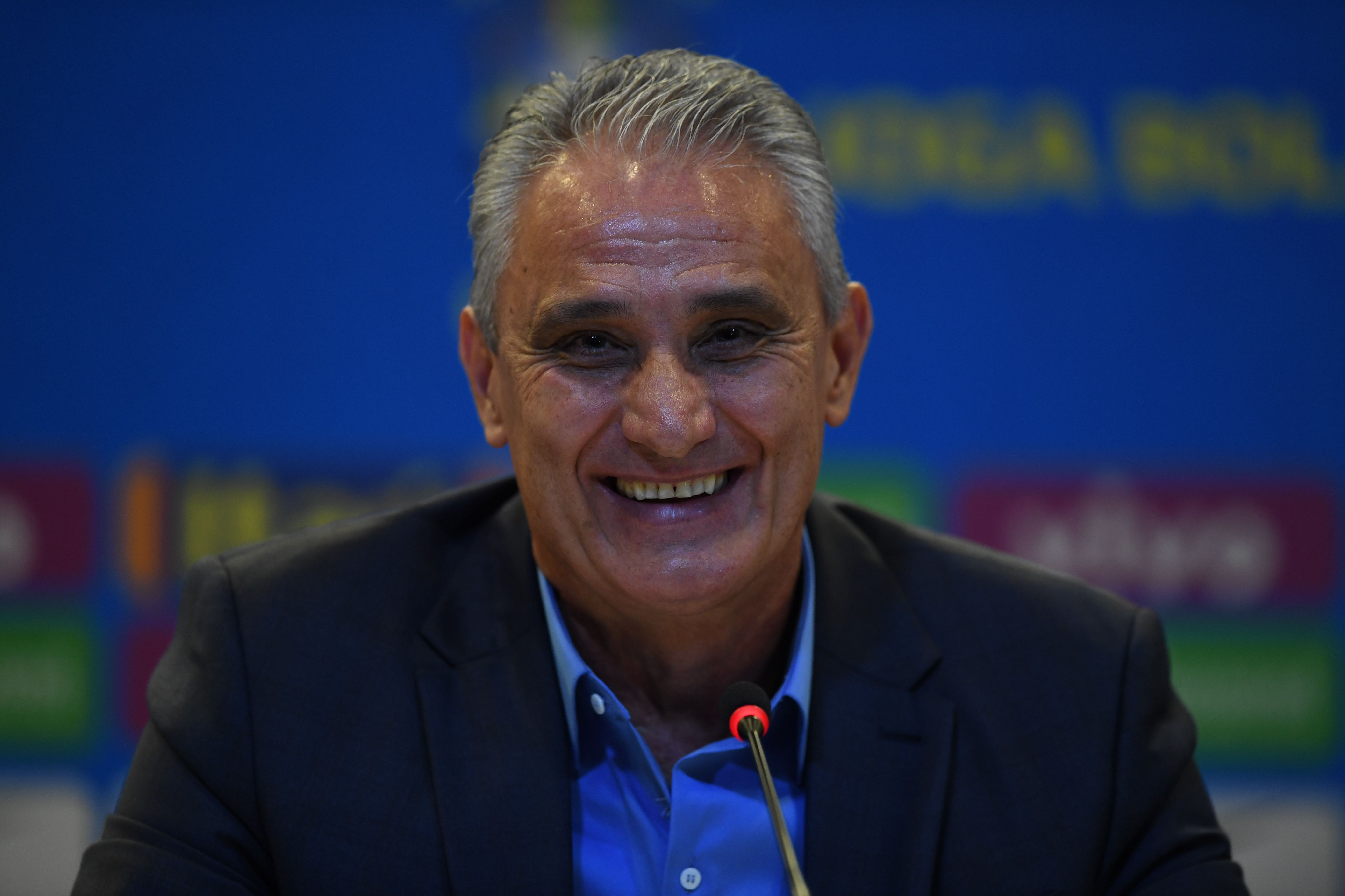 Pelatih tim sepakbola  Brasil, Adenor Leonardo Bacchi. 