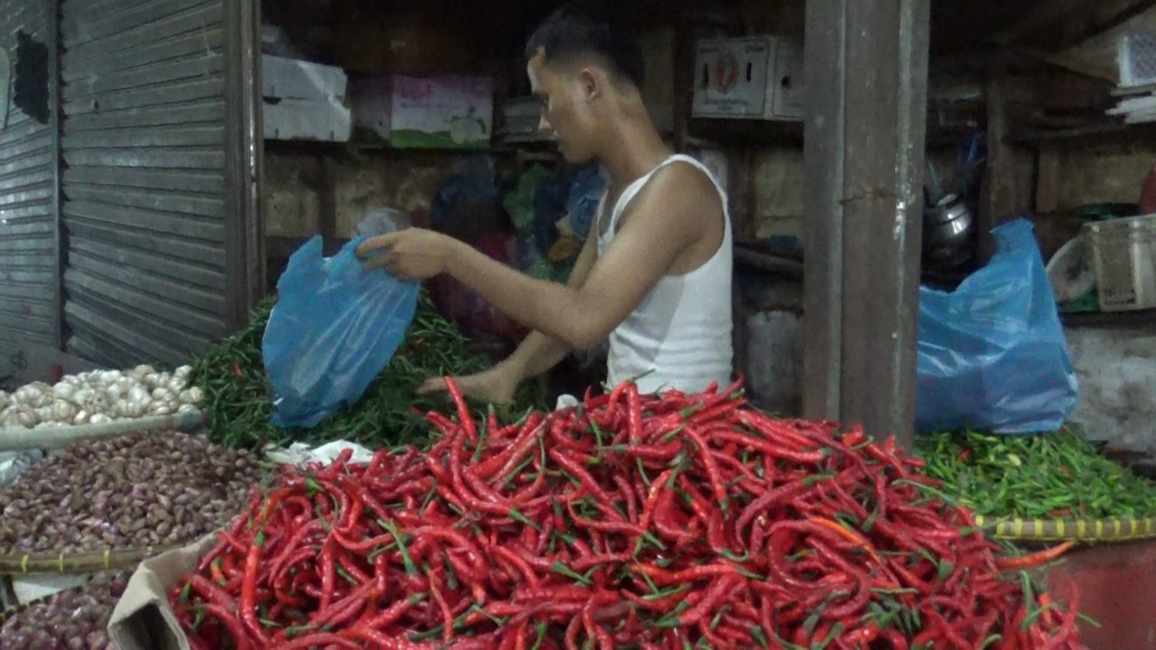 Harga cabai merah di Kabupaten Tapanuli Utara, Sumatera Utara, melonjak naik Rp60 ribu per kg s
