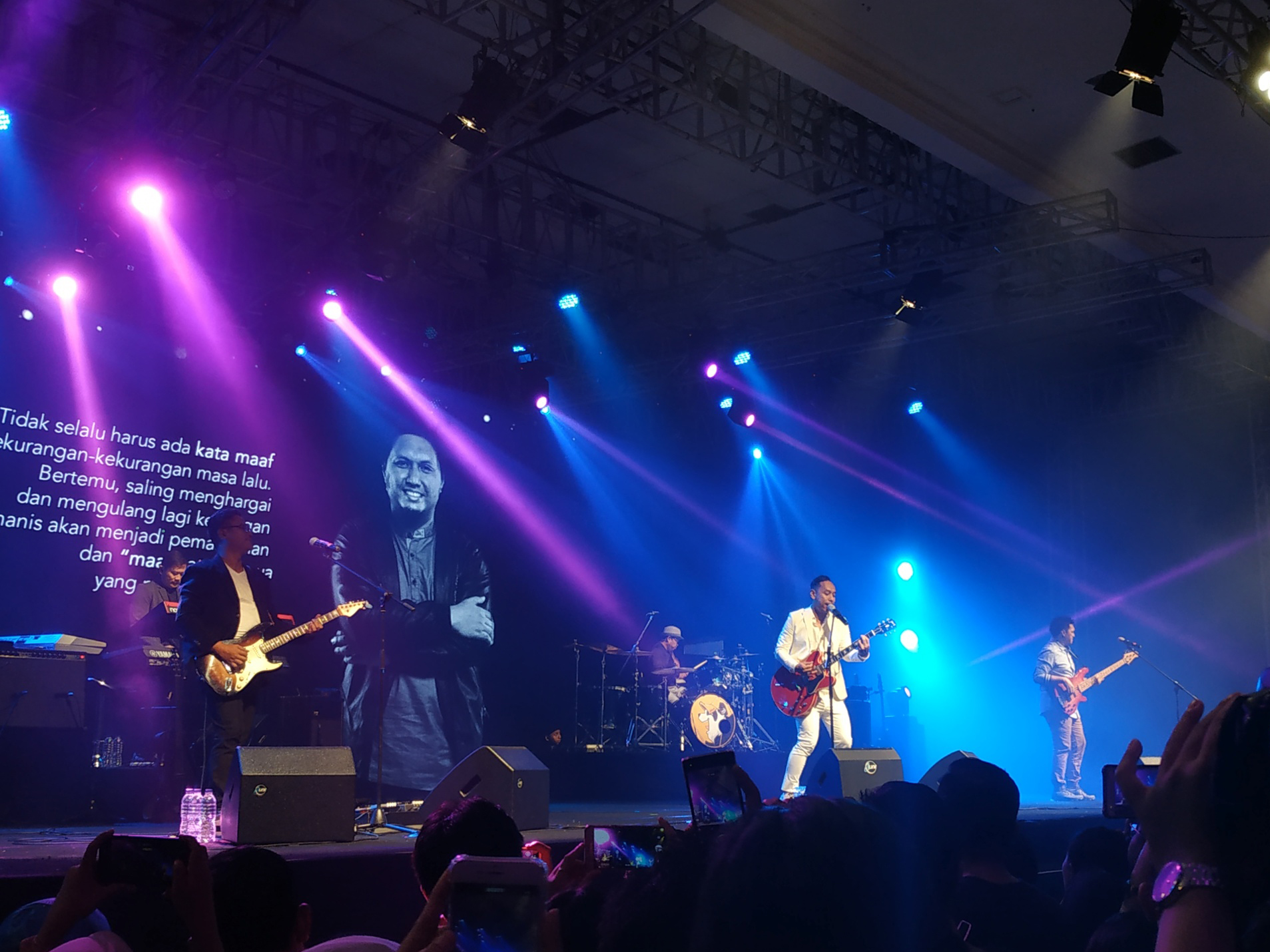 Suasana konser reuni Jikustik beberapa waktu lalu di Yogyakarta.