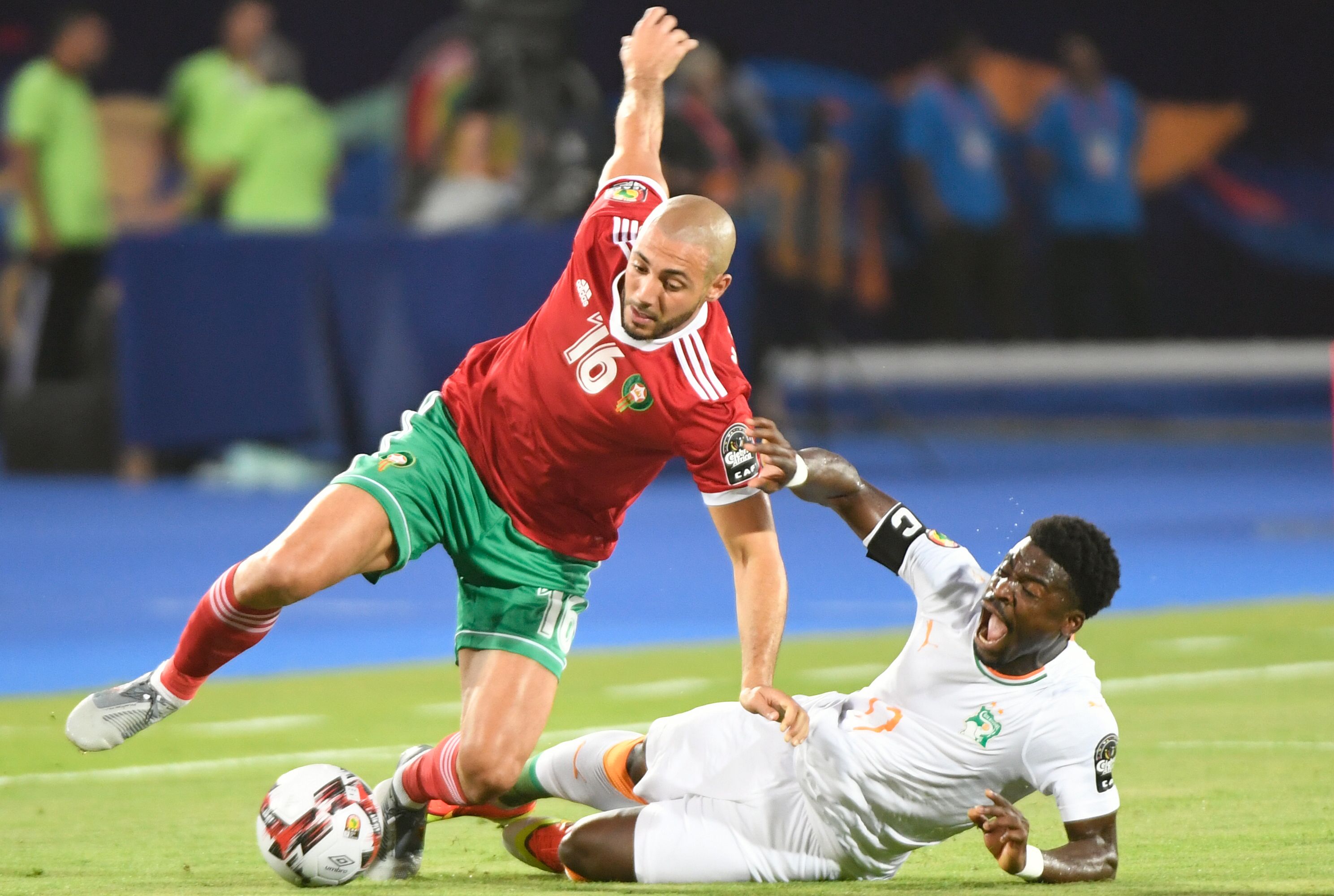 Serge Aurier (kanan)