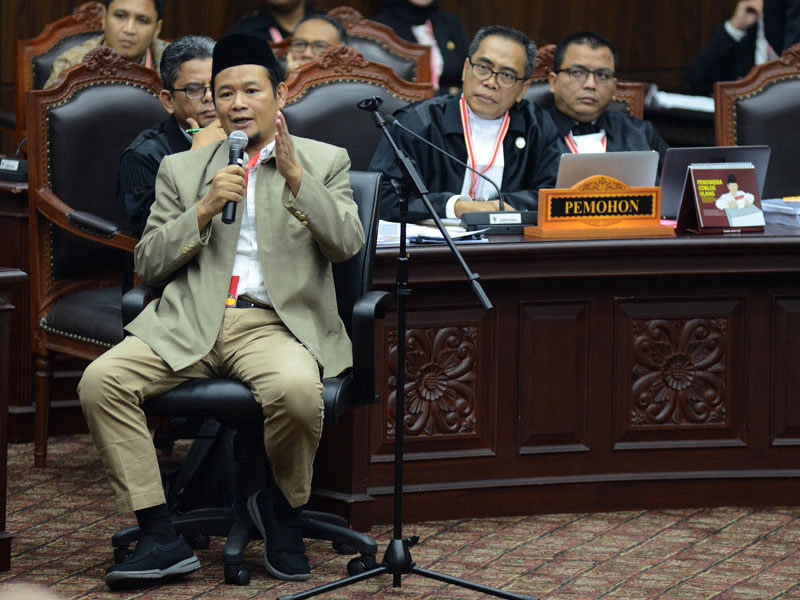 Saksi yang dihadirkan dari pihak pemohon, Agus Maksum.