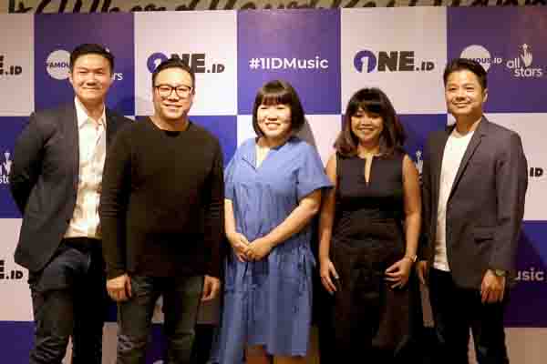 Aoura Lovenson Chandra (Co-Founder dan CEO Famous All Stars), Patrick Effendy (sutradara dan produser musik),Dien Tirto Buwono (Co-Founder)