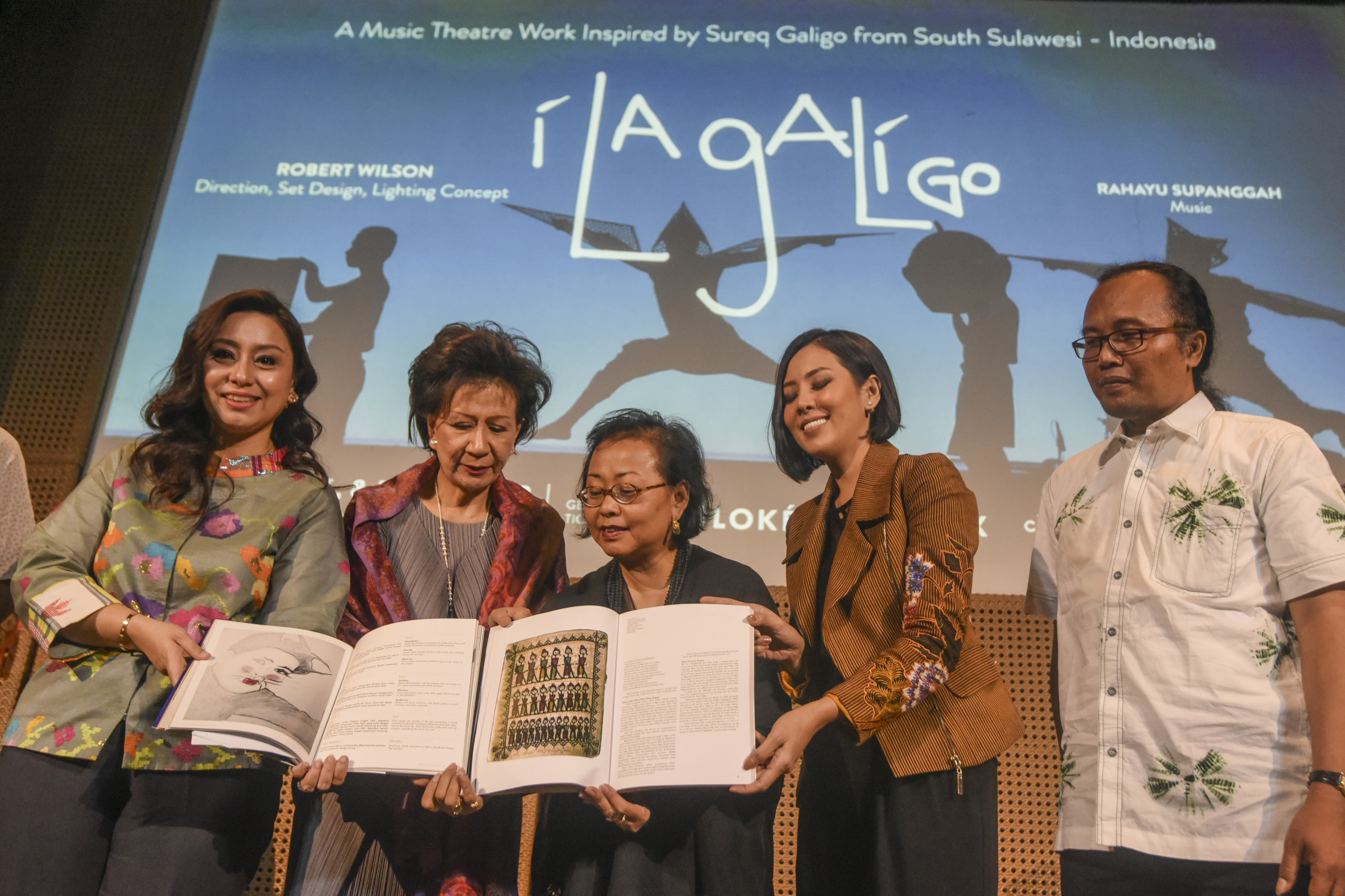 JELANG PERTUNJUKAN I LA GALIGO