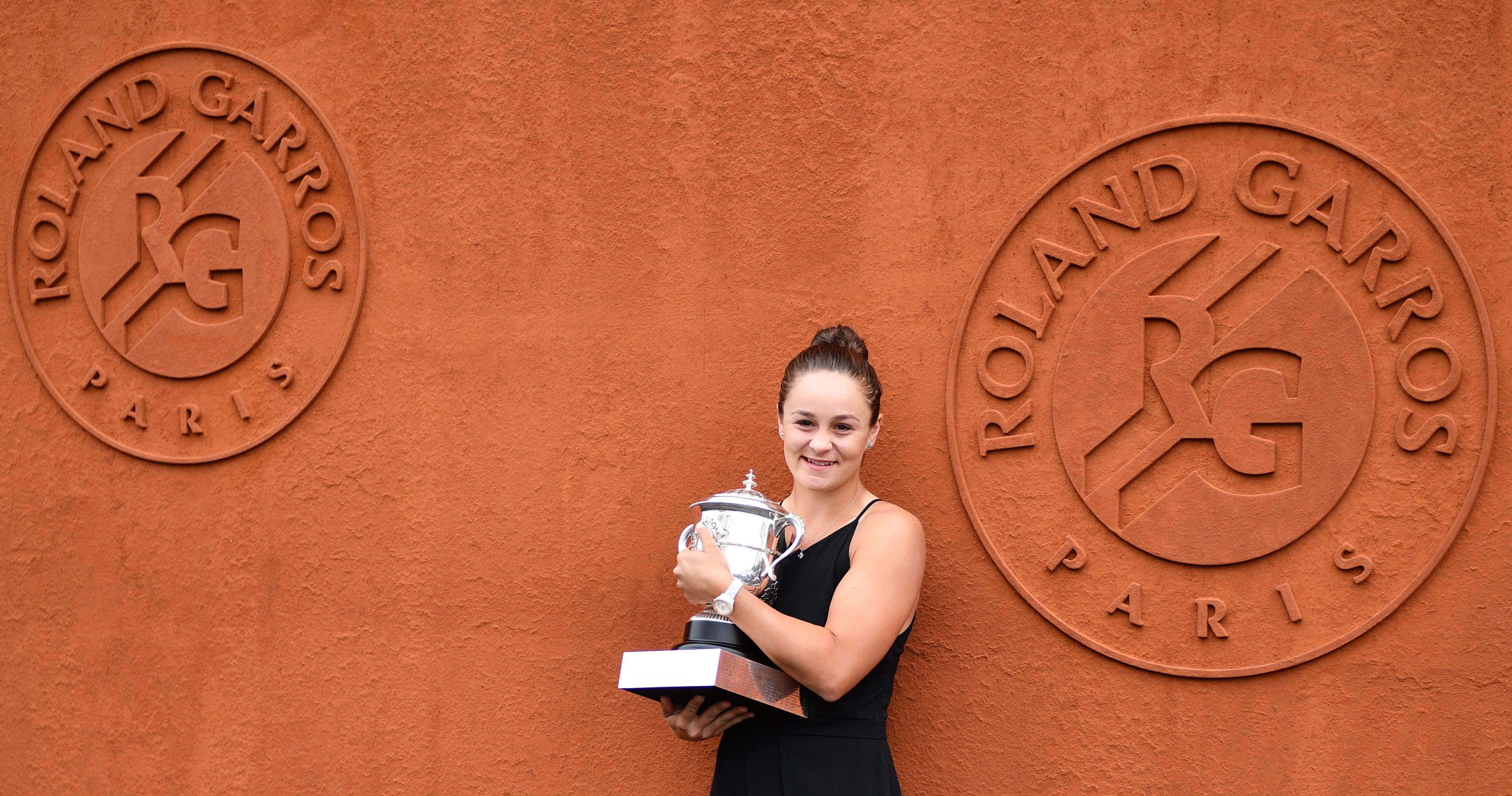 Petenis putri Australia pertama yang menang di Prancis Terbuka ­Ashleigh Barty 