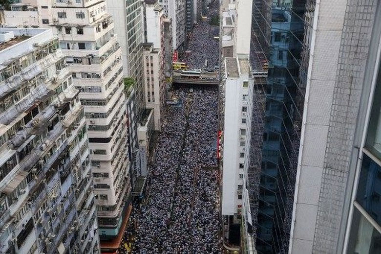 Penampakan massa aksi di Hong Kong dari ketinggian 