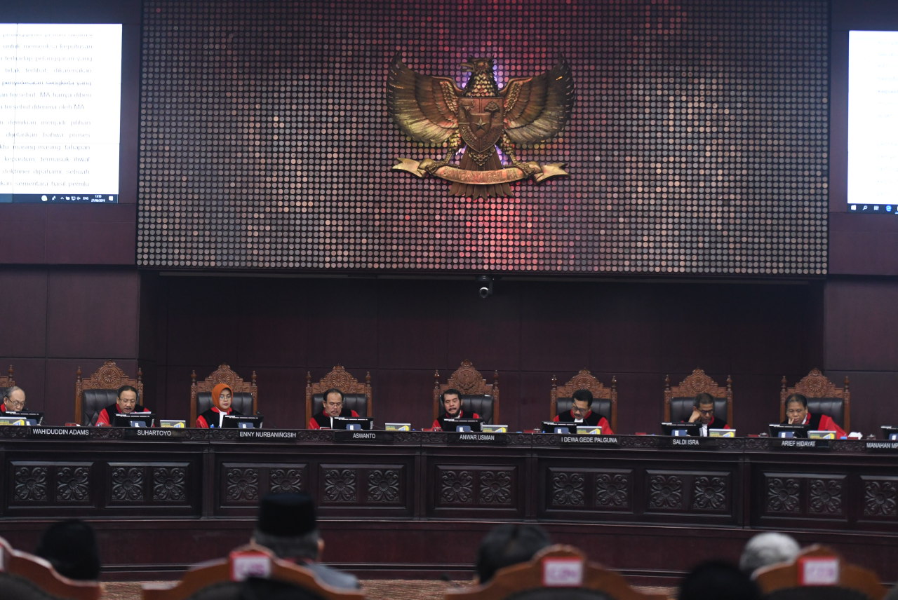  Majelis Hakim MK membacakan putusan sidang Perselisihan Hasil Pemilihan Umum (PHPU) Presiden dan Wakil Presiden 2019