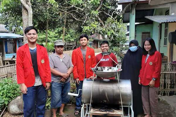 Mahasiswa Unhas Ciptakan Mesin Pengering Cengkeh