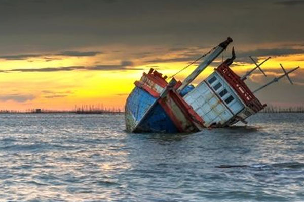 Kapal tenggelam.(Thinkstock)  