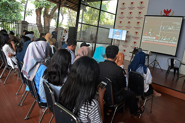 Nonton bareng sidang putusan MK
