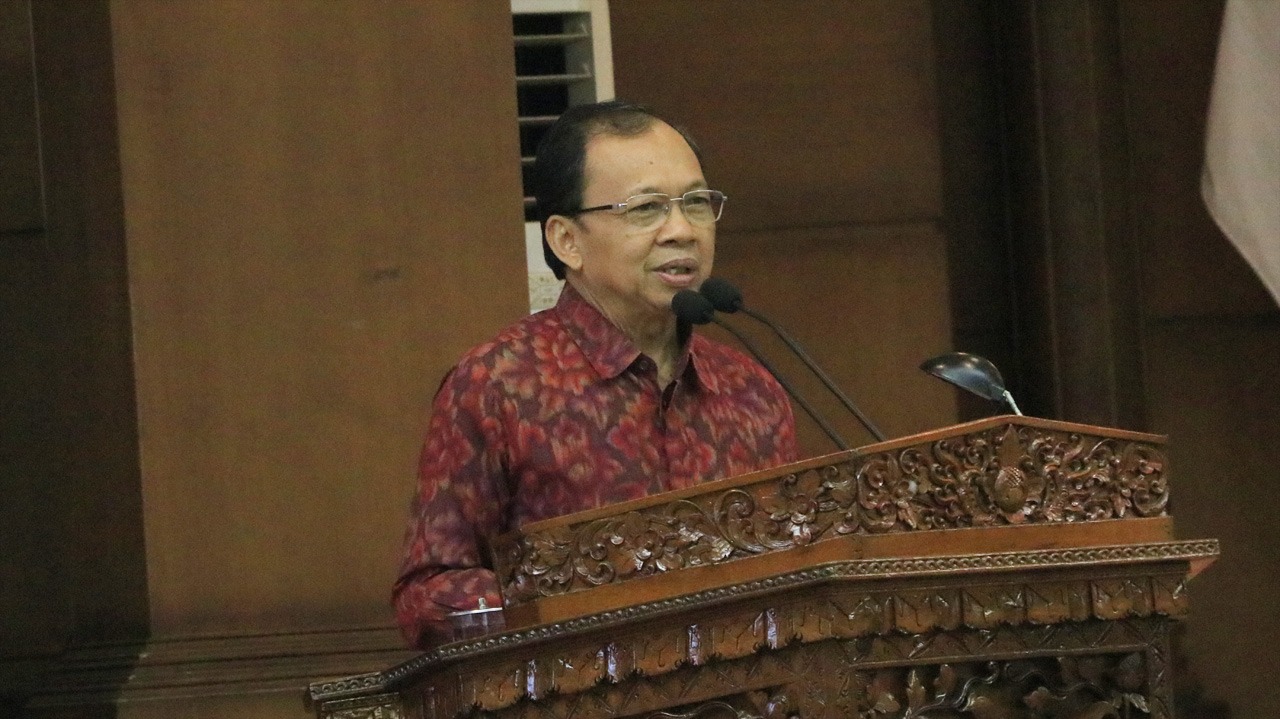 Gubernur Bali Wayan Koster 