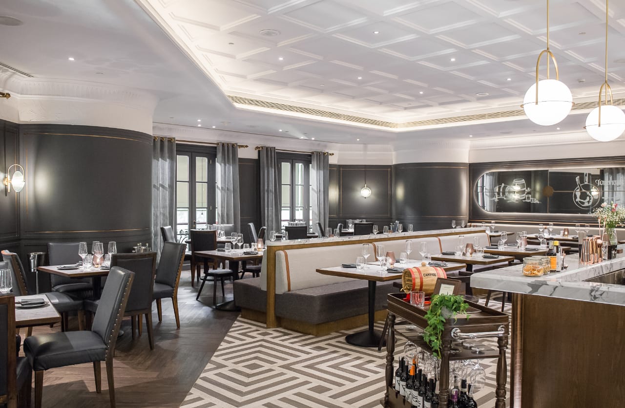 Restoran Uppercut di Hotel JW Marriott, Surabaya, Jawa Timur.