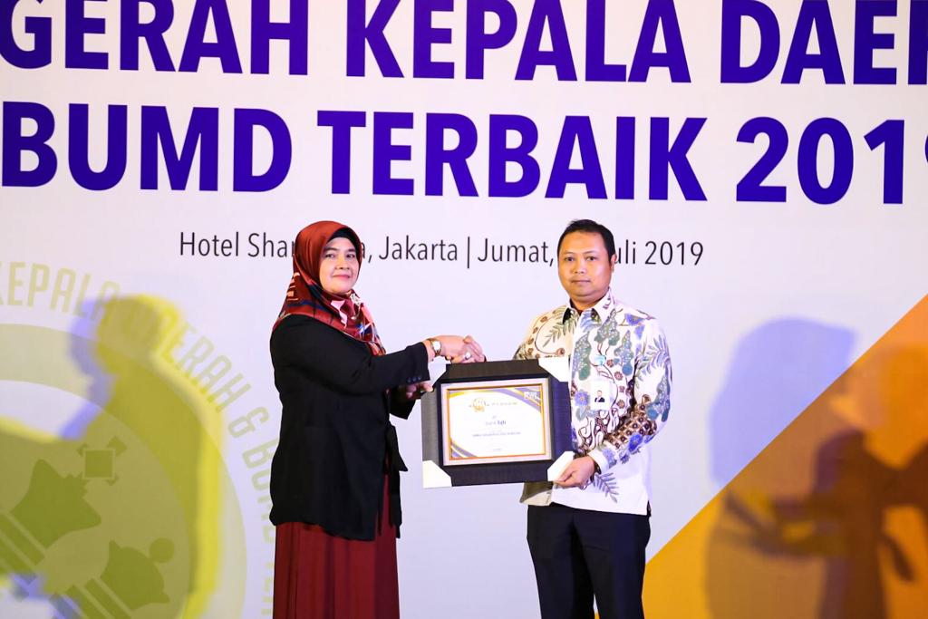 Bank BJB mendapat anugerah sebagai BUMD Terbaik.