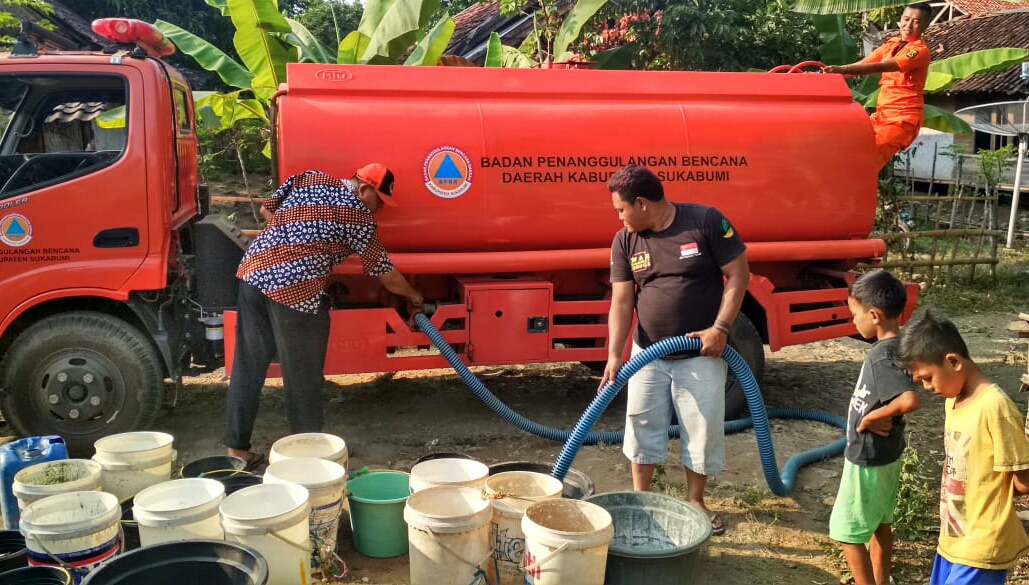  BPBD Kabupaten Sukabumi Salurkan Bantuan Air Bersih  