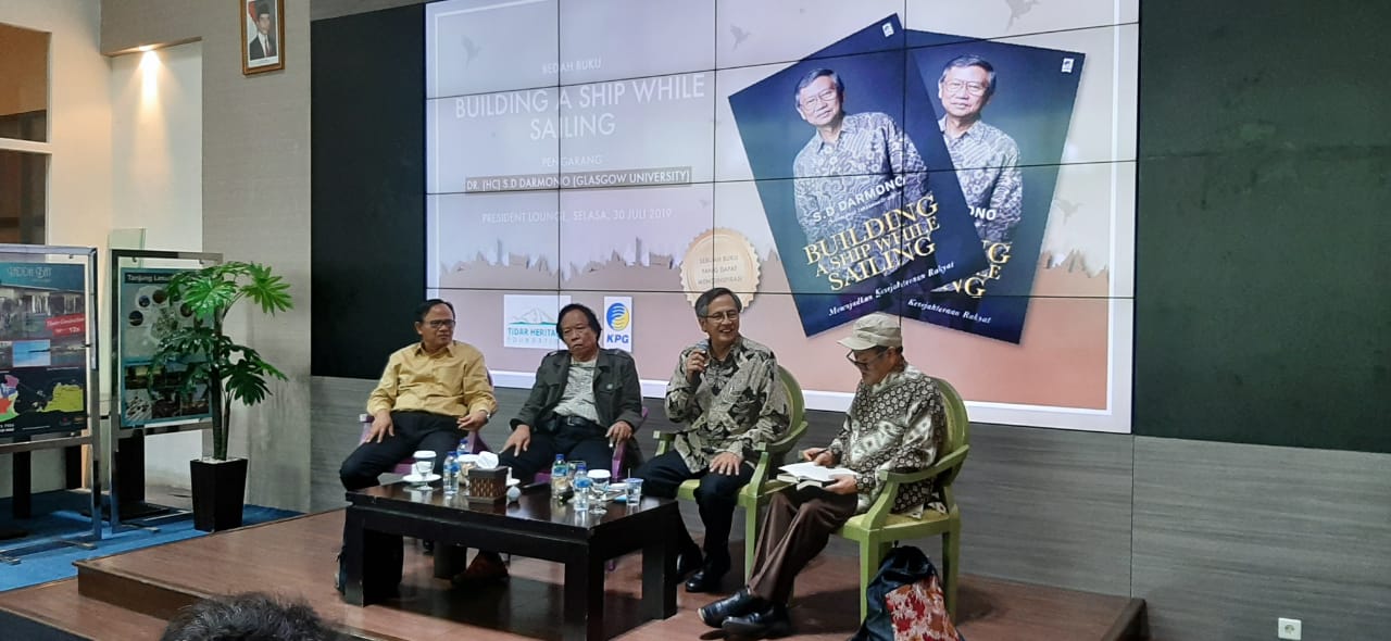 Bedah buku karya S.D Darmono