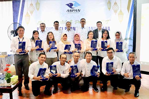 Acara puncak HUT ke-28  PT Asuransi Purna Artanugraha (Aspan) memberikan penghargaan kepada karyawan dengan masa kerja 10, 15, 20, 25 Tahun