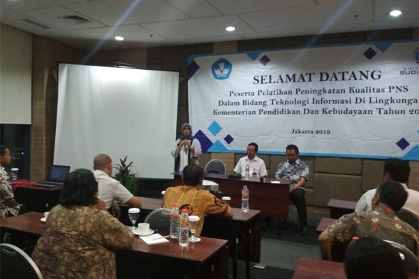  'Pelatihan Peningkatan Kualitas PNS dalam Bidang Teknologi Informasi di Lingkungan Kemendikbud' 