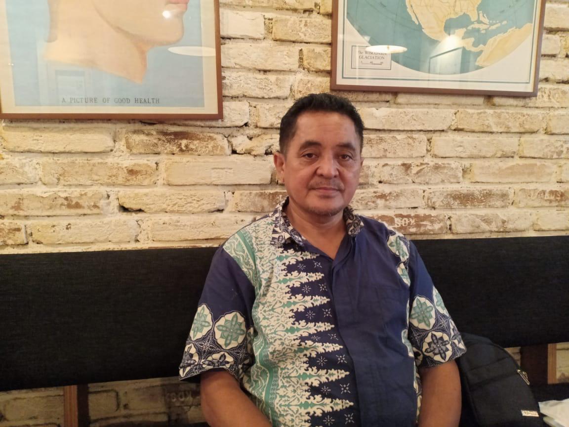 Ketua Umum Persatuan Indonesia Timur Pro-Jokowi  Boetje Simaela