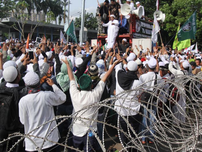 Massa Front Pembela Islam (FPI). 