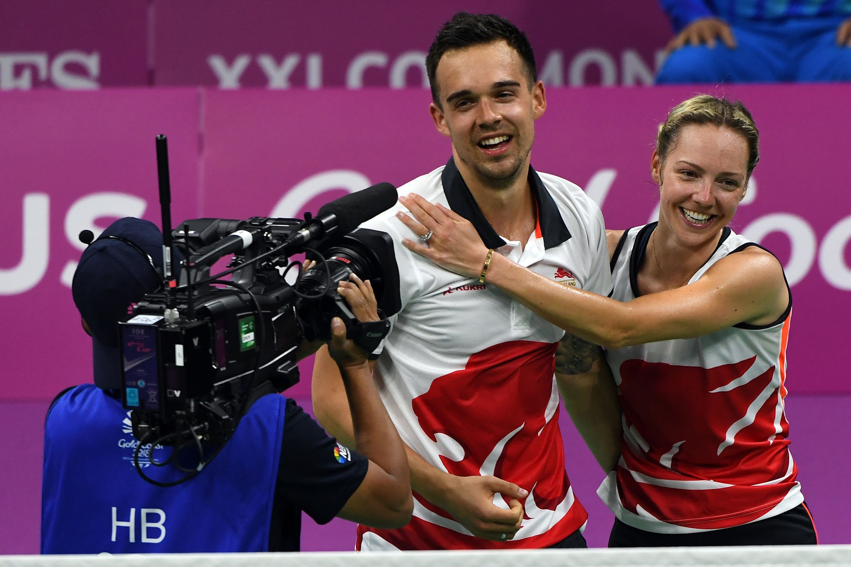 Chris Adcock (kiri) dan Gabrielle Adcock