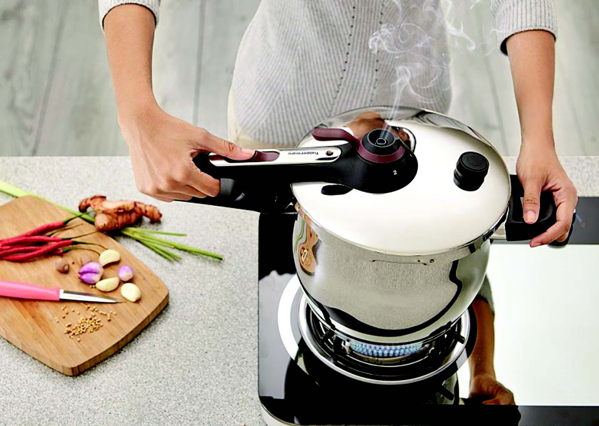 Pressure Cooker berkapasitas 6.5L dari Tupperware