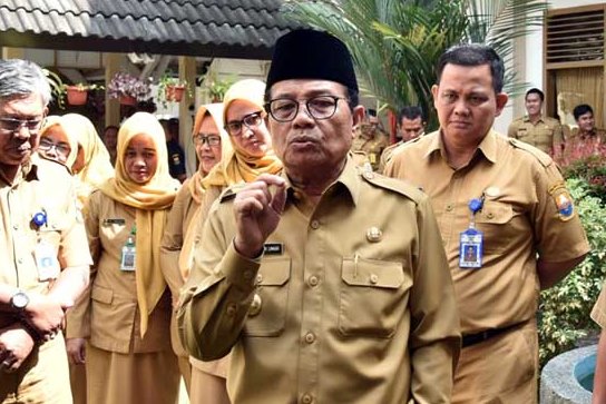 Gubernur Jambi Fachrori Umar 