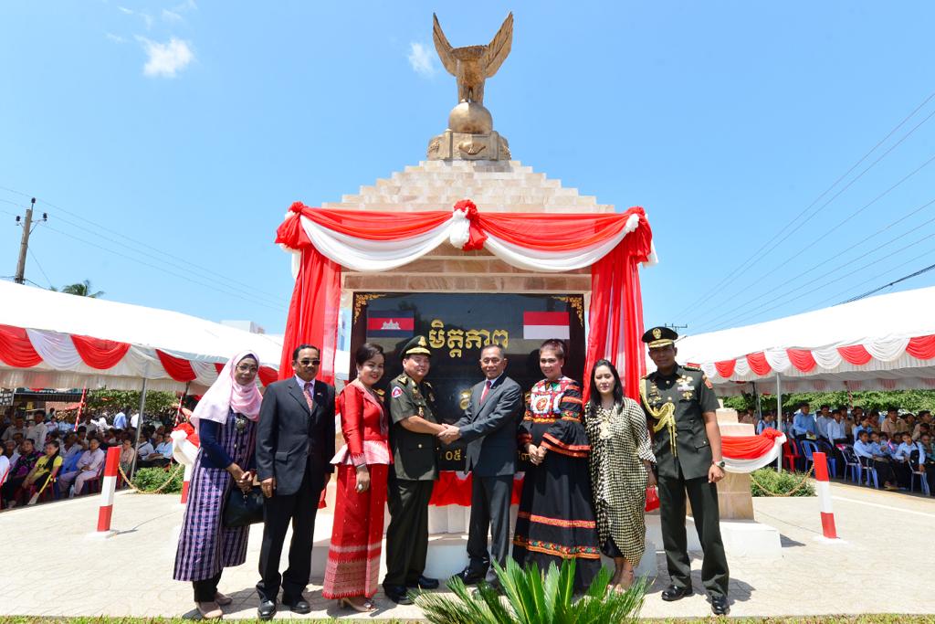 Peresmian tugu persahabatan RI-Kamboja di Kampong Thom