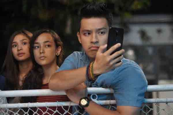 Morgan Oey dalam salah satu adegan film. 