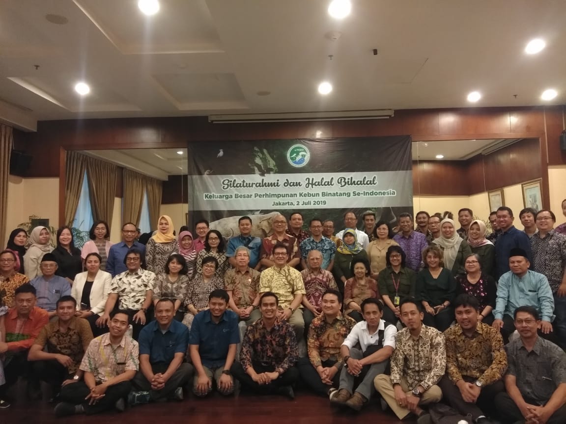 Silaturahmi dan halal bi halala Perhimpunan Kebun Binatang se-Indonesia.