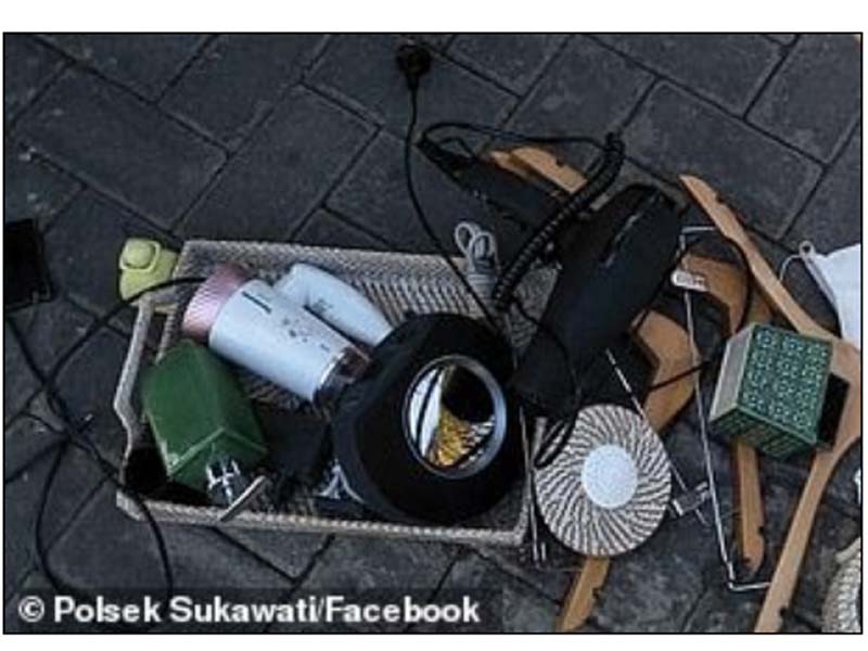 Barang-barang yang dikutil sekeluarga turis India dari villa di Ubud, Bali.