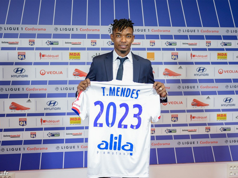 Thiago Mendes saat diperkenalkan sebagai pemain Lyon