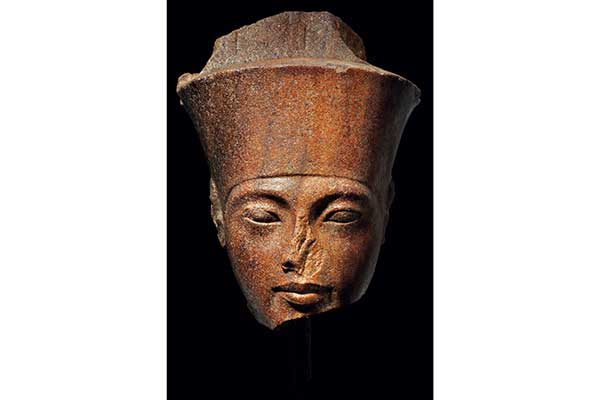 Patung kepala berusia 3.000 tahun dari sosok muda Tutankhamun.