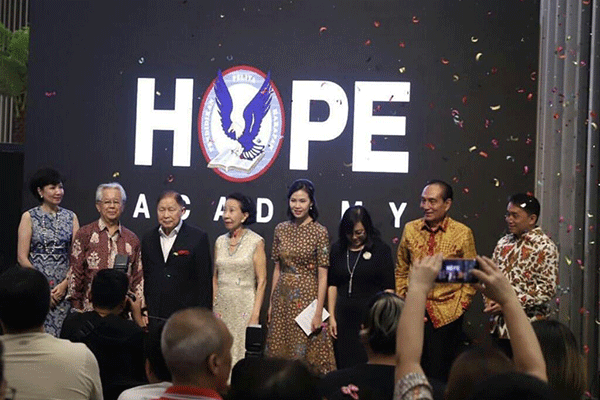  HOPE Academy membangun bangsa melalui pendidikan modern yang akan membekali generasi penerus bangsa untuk belajar lebih baik