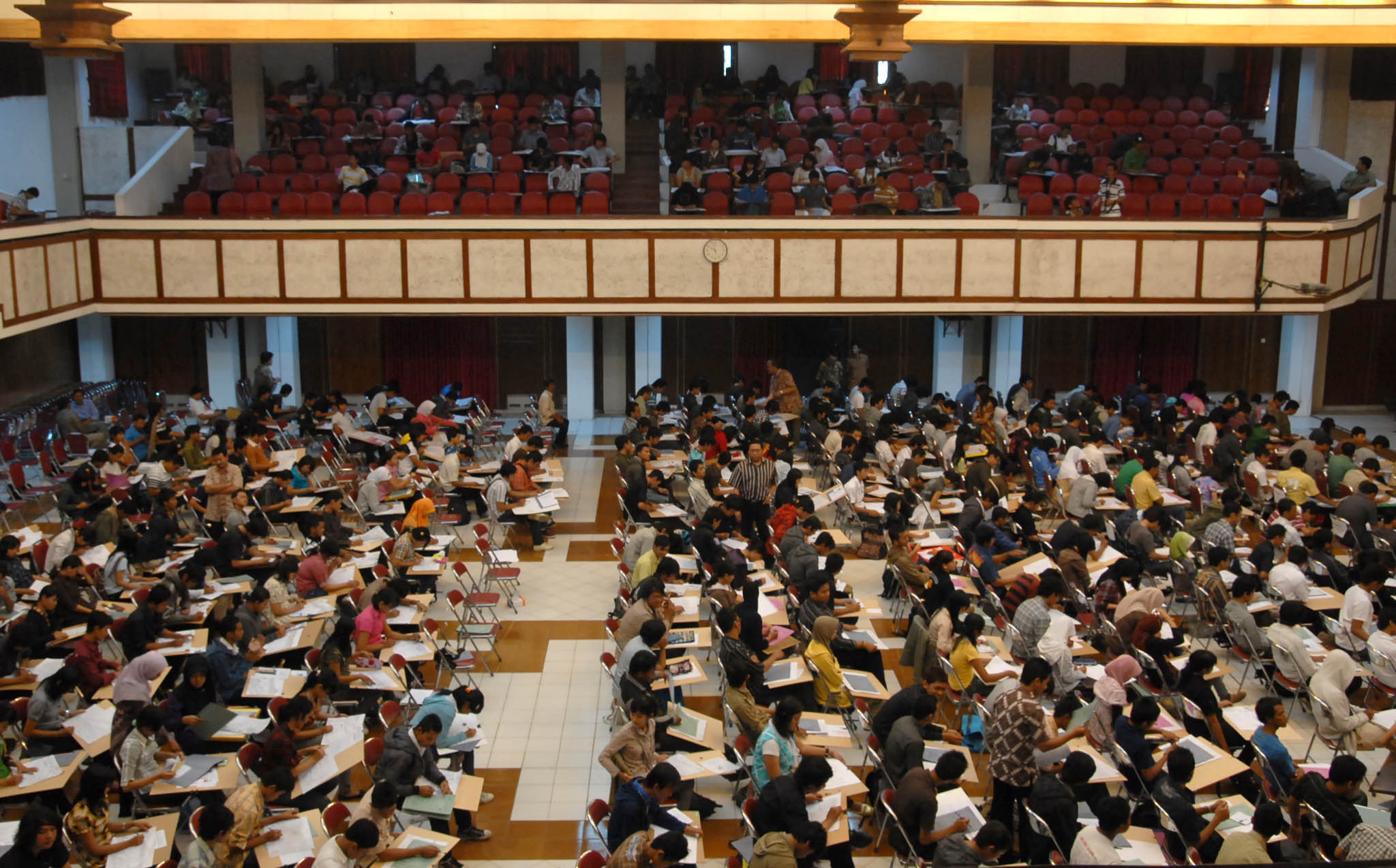 Ratusan calon mahasiswa mengikuti Ujiandi Auditorium Universitas Sebelas Maret