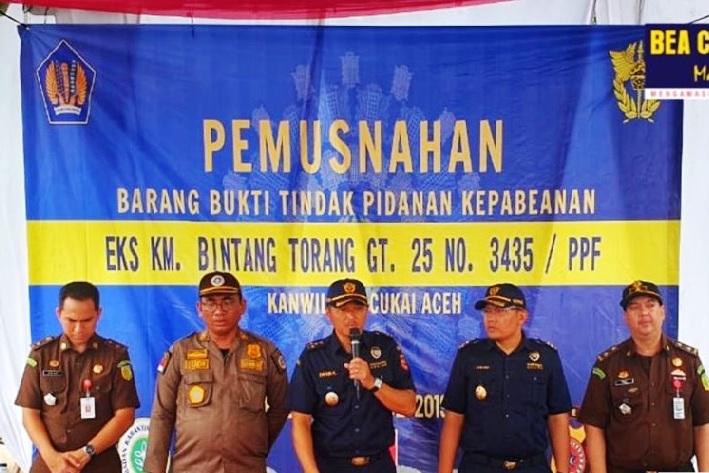 Sebanyak 28 ton bawang merah selundupan dimusnahkan.