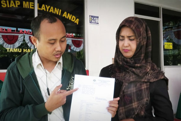 Lembaga Bantuan Hukum (LBH) GP Ansor Kalsel melaporkan Bupati Hulu Sungai Tengah (HST) Ahmad Chairansyah ke Ditreskrimsus Polda Kalsel, Rabu