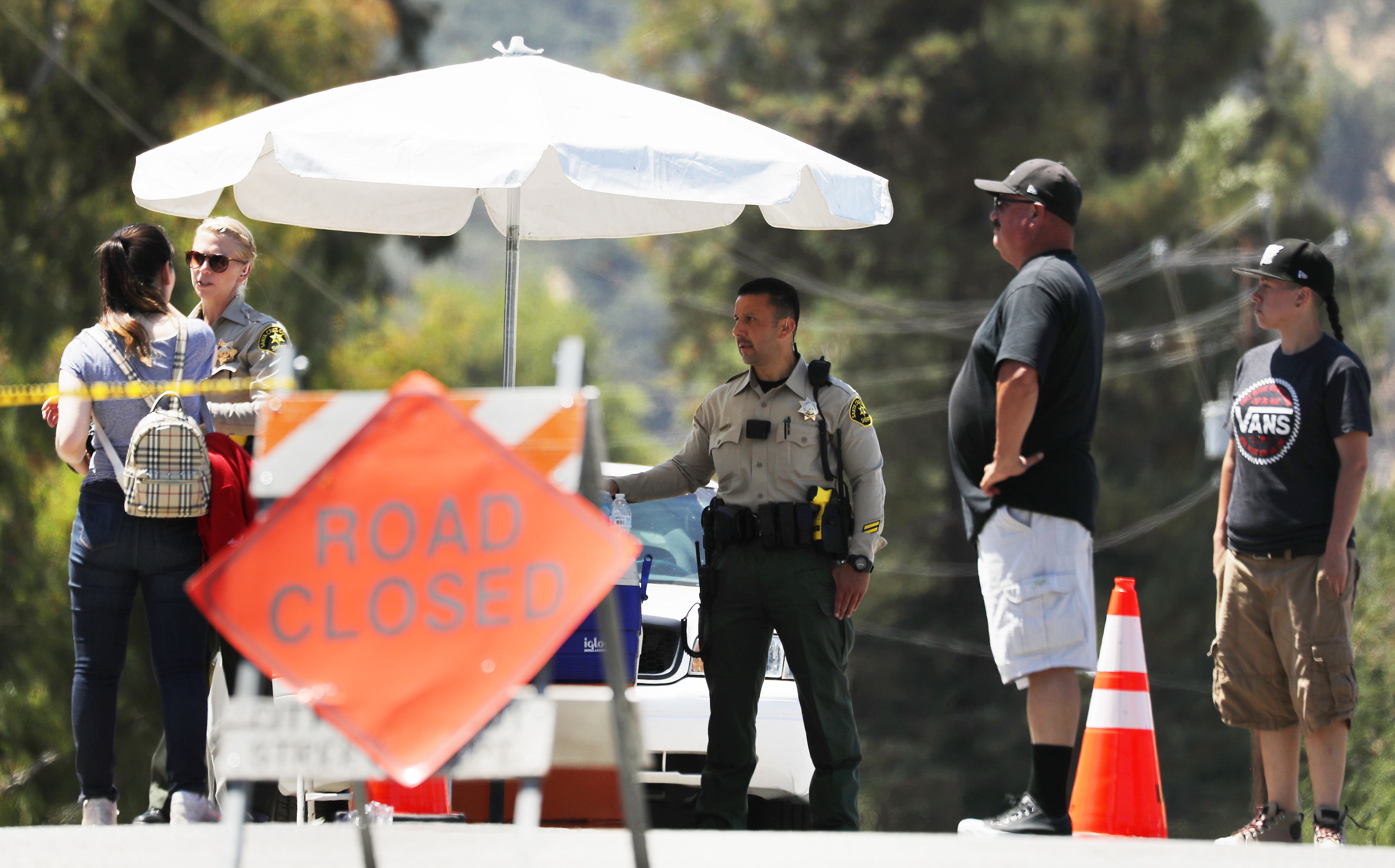 Polisi AS berjaga-jaga di lokasi penembakan di Festival Bawang Gilroy