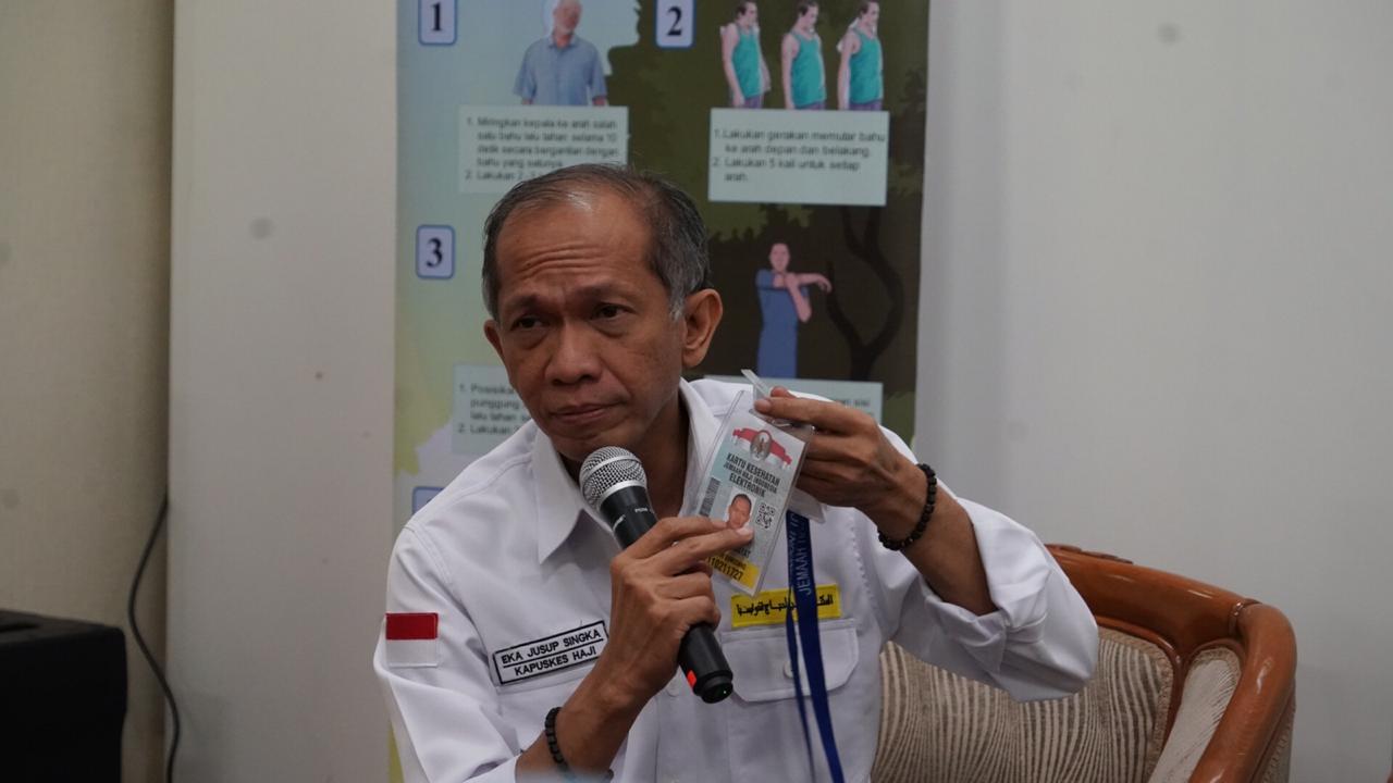 Kepala Pusat Kesehatan Haji Eka Jusup Singka menyampaikan keterangan seputar kesiapan kesehatan haji di Kementerian Kesehatan, Selasa (2/7)